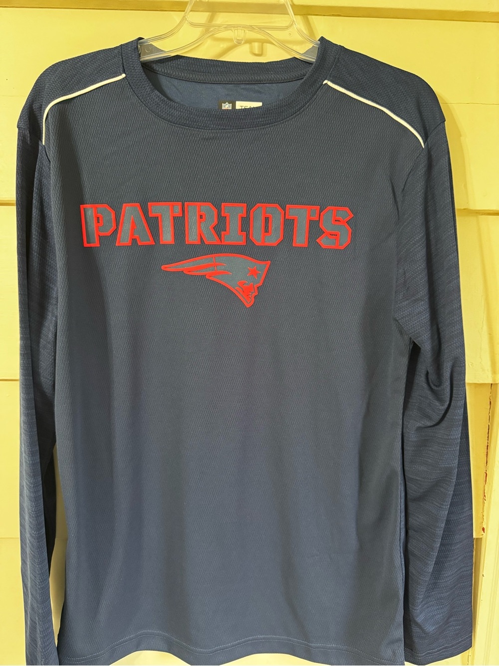 PATRIOTS Men's Long-Sleeve Performance Tee - Navy/Red